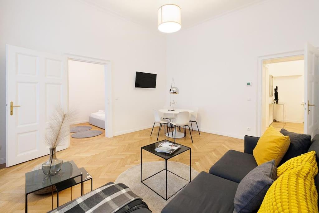 Franz 21 - Typical Viennese Apartment In The Heart Of Viena Exterior foto