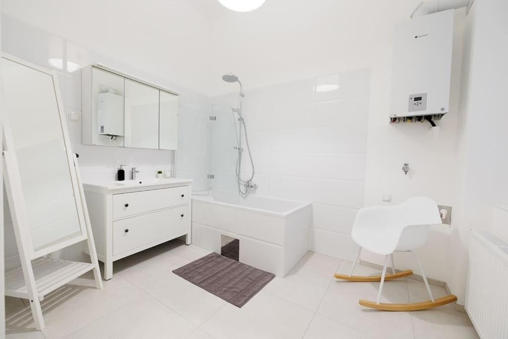 Franz 21 - Typical Viennese Apartment In The Heart Of Viena Exterior foto